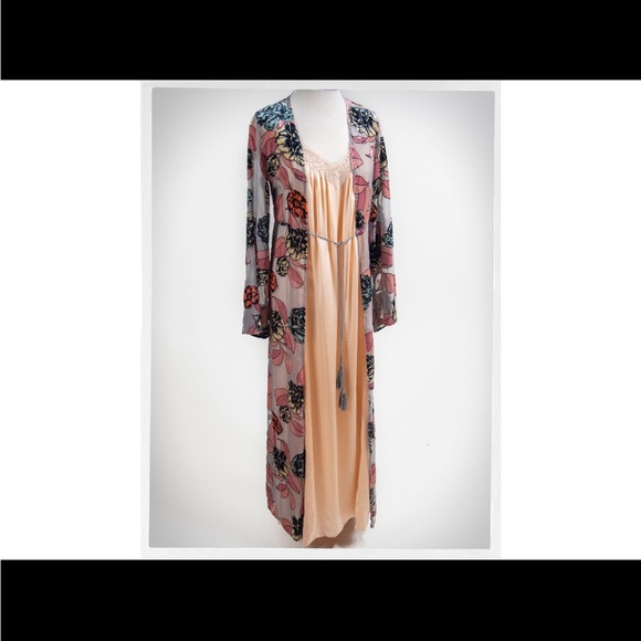 90s Floral Sheer Kimono with Peach Dress - Picture 2 of 9